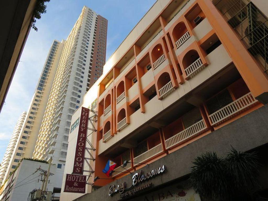 Cherry Blossoms Hotel マニラ市 エクステリア 写真